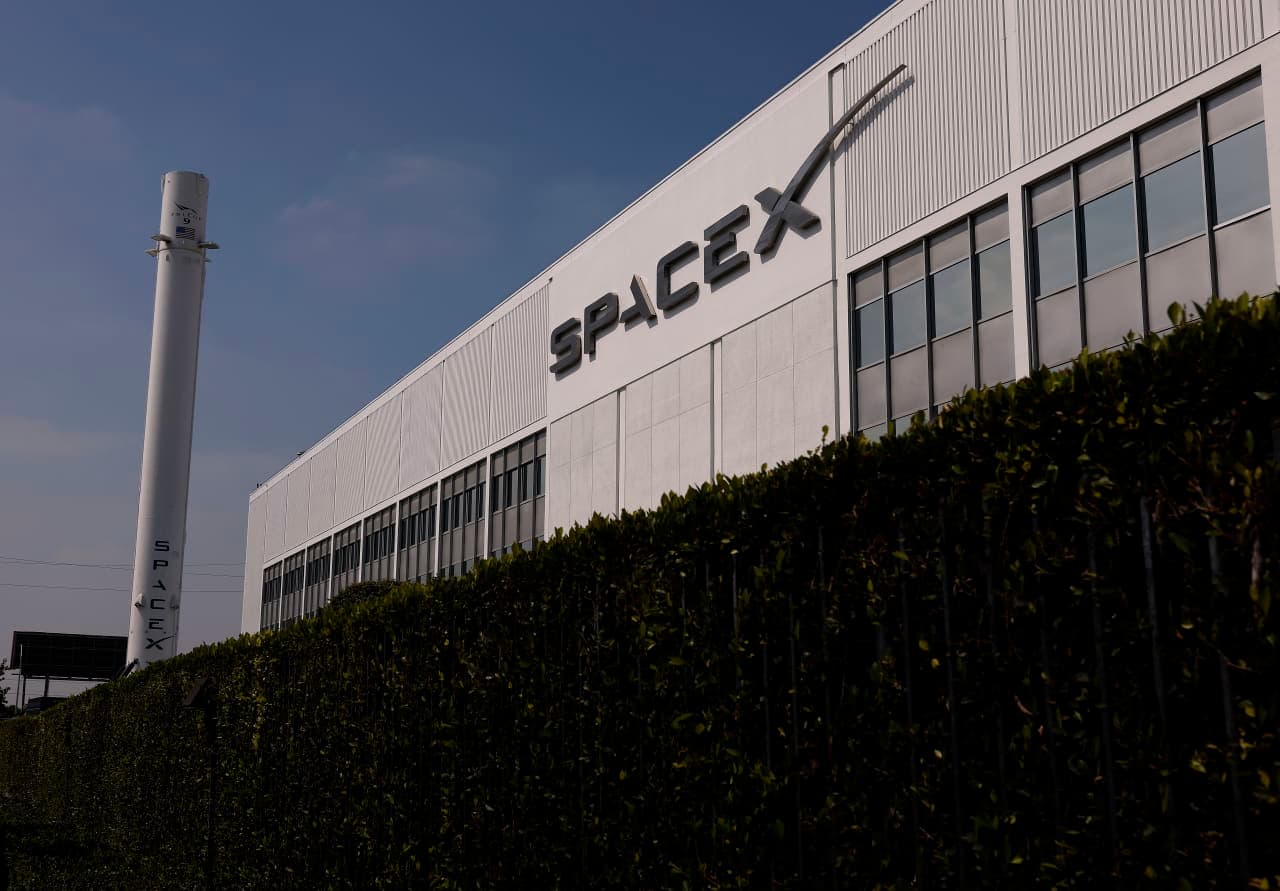 SpaceX’s stock is having one of its best days ever — with the first lockup expiration now behind it