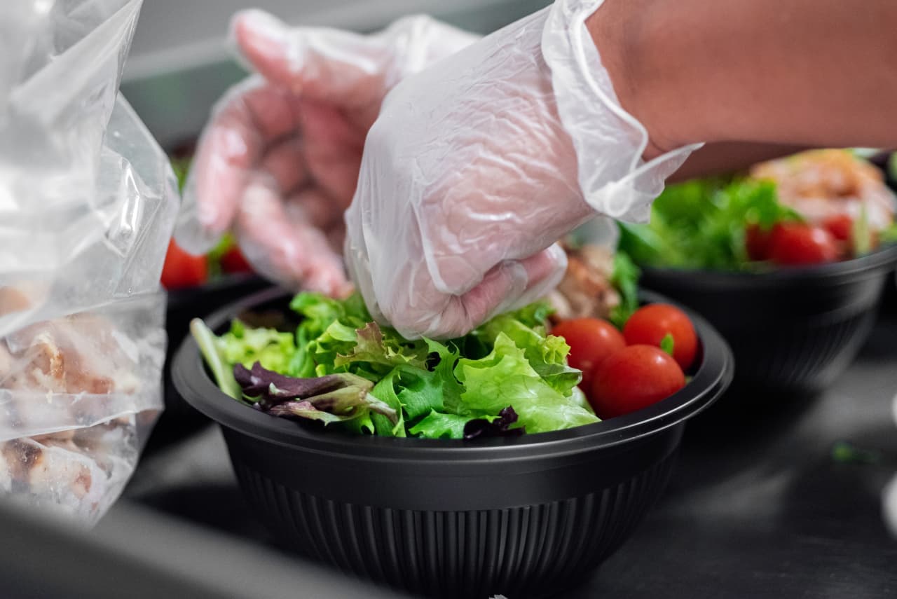 A massive lettuce recall hits home as local restaurants shake up their salad menus