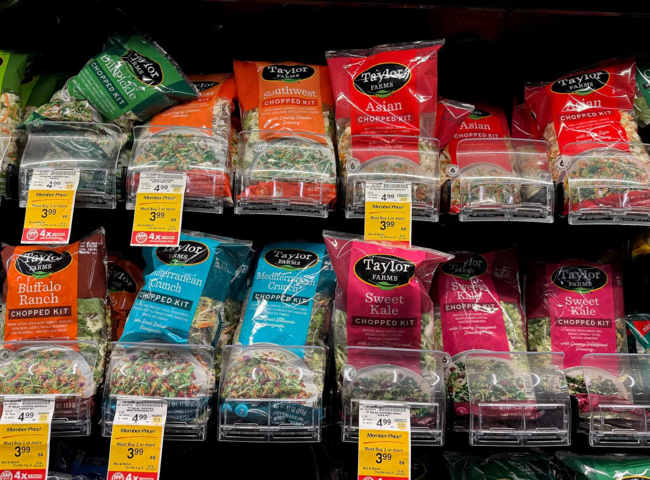 Americans are skipping lettuce and salads as investigation into cyclospora outbreak continues