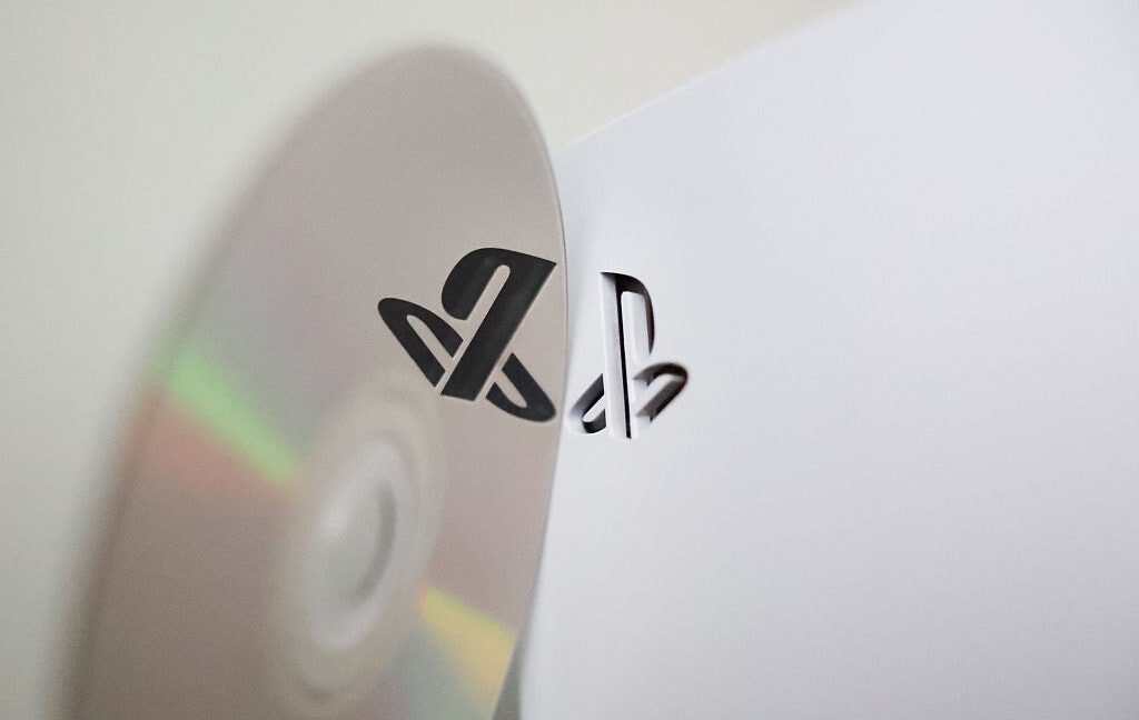 Sony acknowledges backlash, “cautiously” moves ahead with end of PlayStation discs