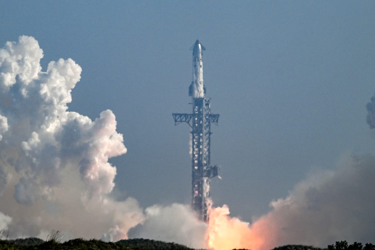 SpaceX is banking on a successful Starship launch to stem the stock’s bleeding