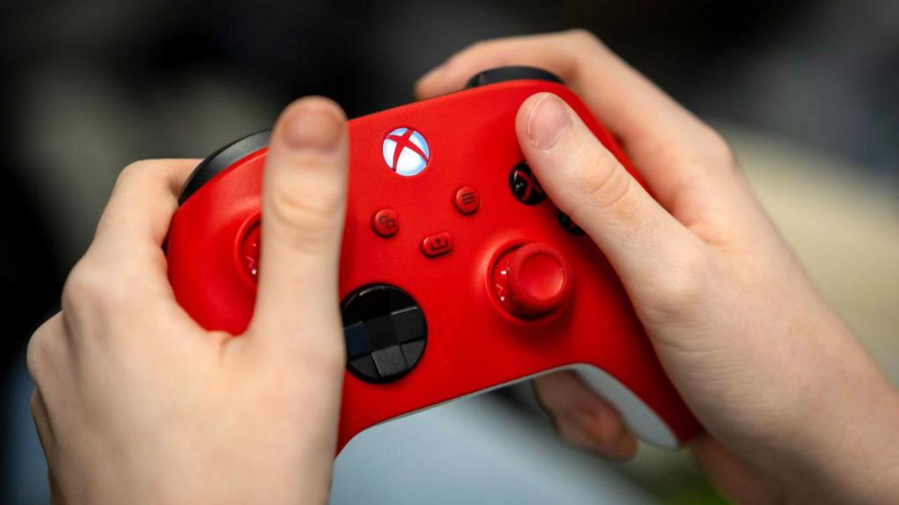 Xbox tech boss says 'unacceptable' outage should not have affected disc games