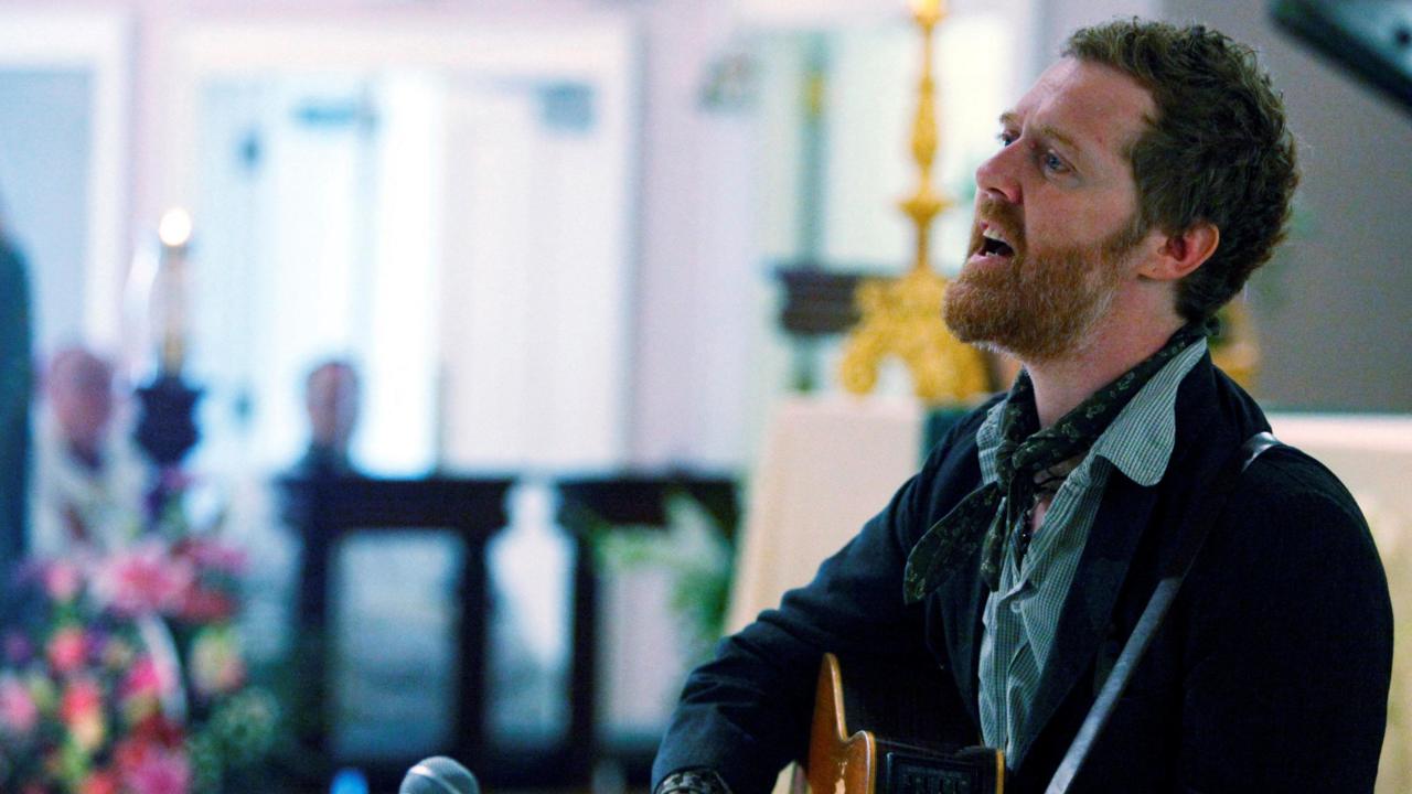 Oscar-winning songwriter Glen Hansard killed in crash